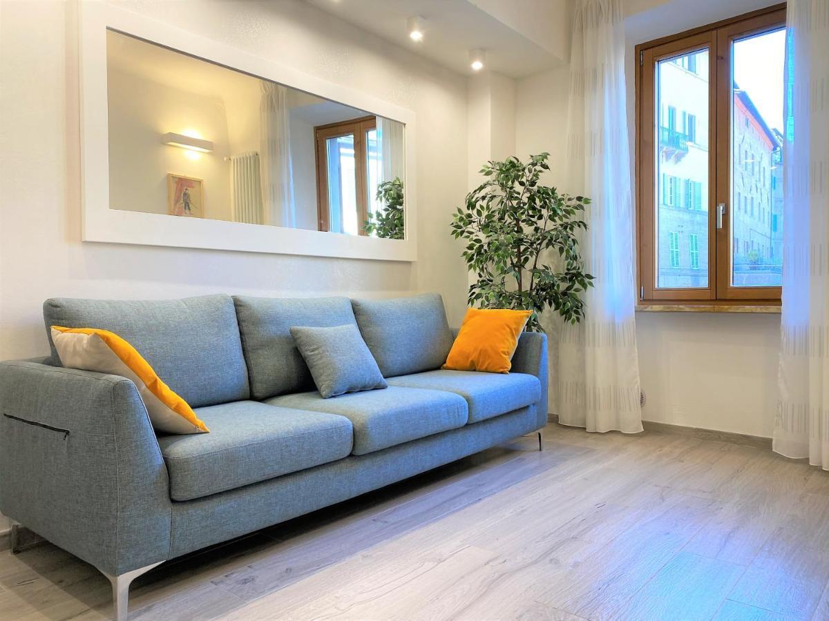 Casa Stella- A Due Passi Dal Corso Di Siena Apartment ภายนอก รูปภาพ