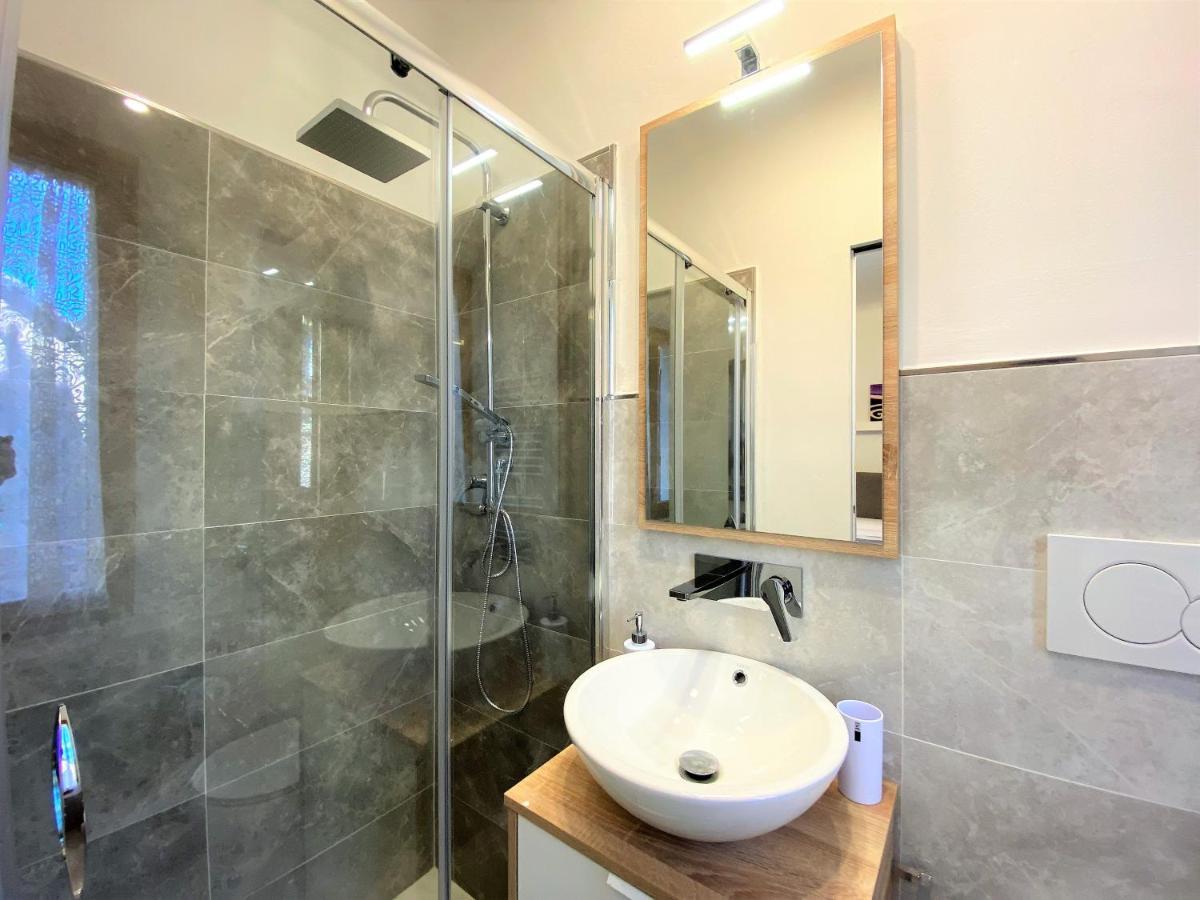 Casa Stella- A Due Passi Dal Corso Di Siena Apartment ภายนอก รูปภาพ