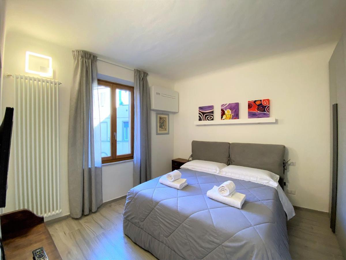 Casa Stella- A Due Passi Dal Corso Di Siena Apartment ภายนอก รูปภาพ