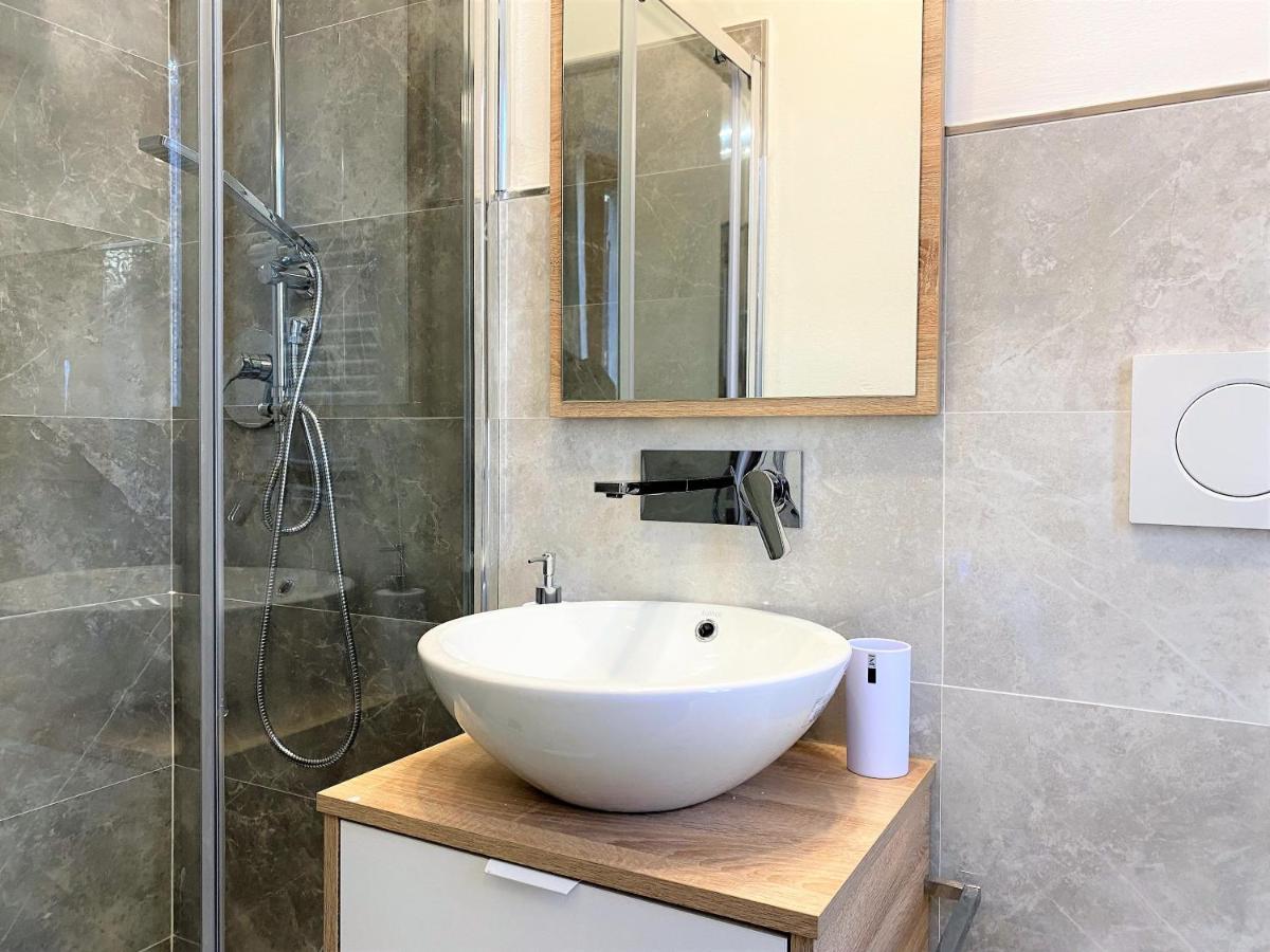 Casa Stella- A Due Passi Dal Corso Di Siena Apartment ภายนอก รูปภาพ