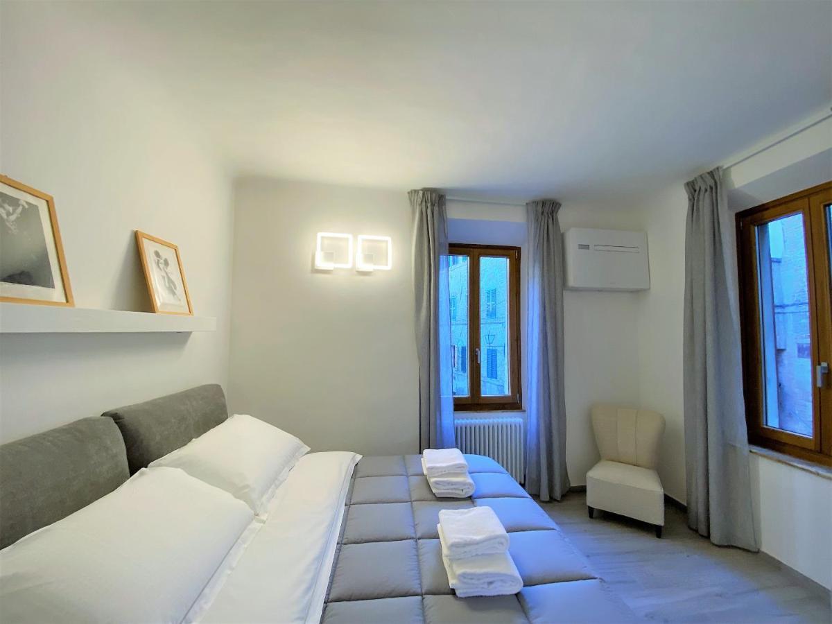 Casa Stella- A Due Passi Dal Corso Di Siena Apartment ภายนอก รูปภาพ